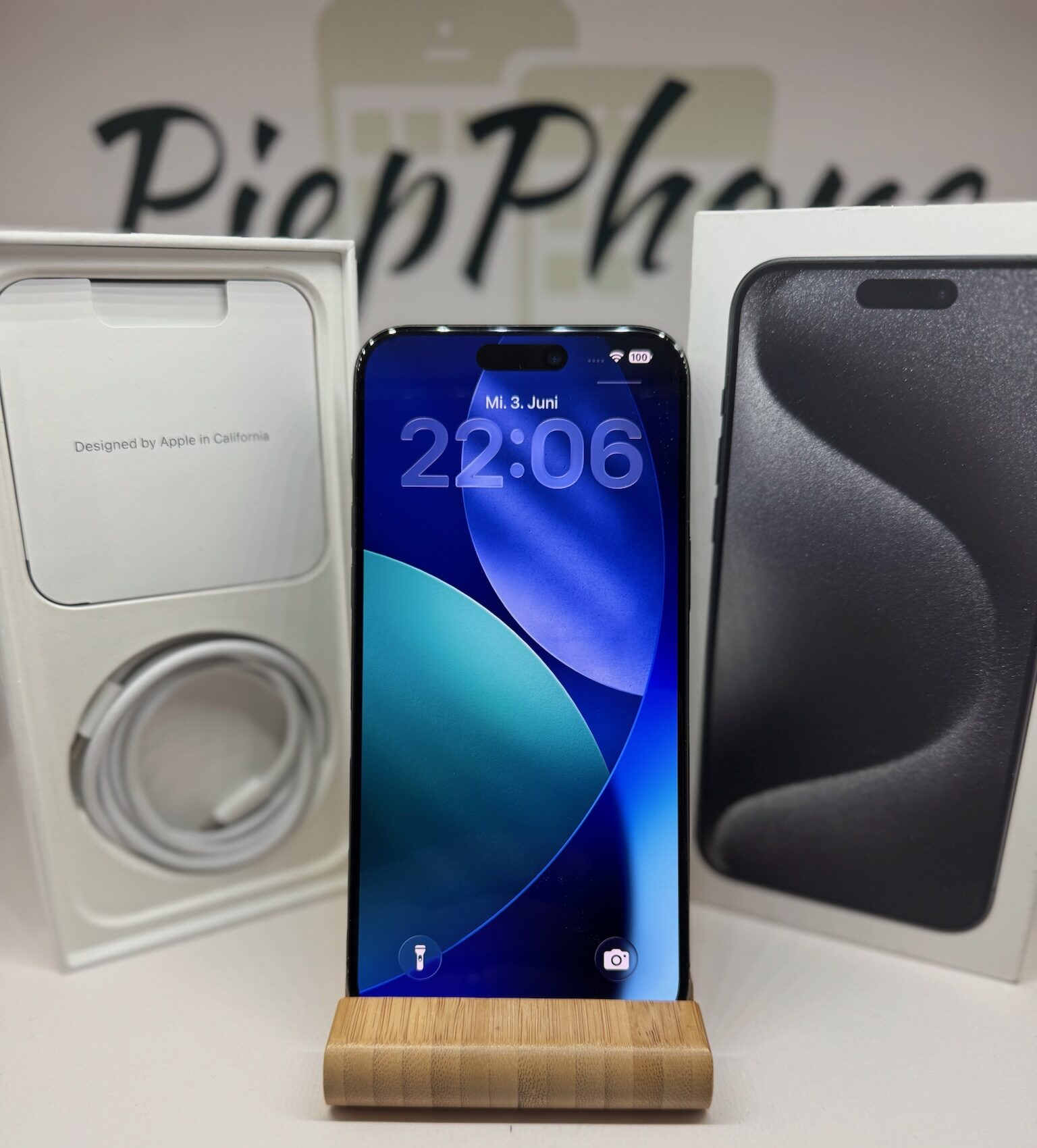 Apple IPhone 15 Pro Max mit 512GB titan black 1A ZUSTAND Akku 100%