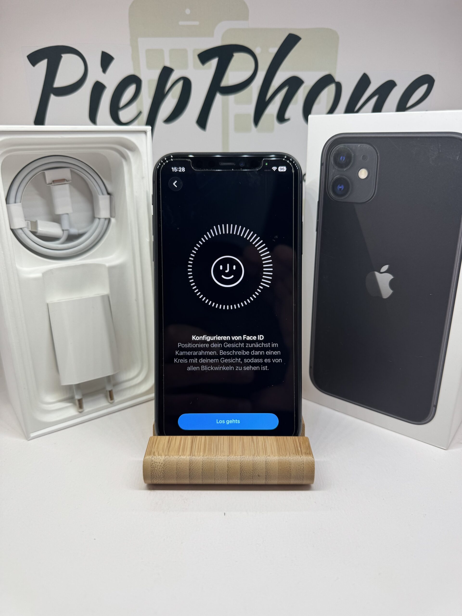 Apple iPhone 11 mit 64 GB in schwarz AKKU NEU – Bild 3
