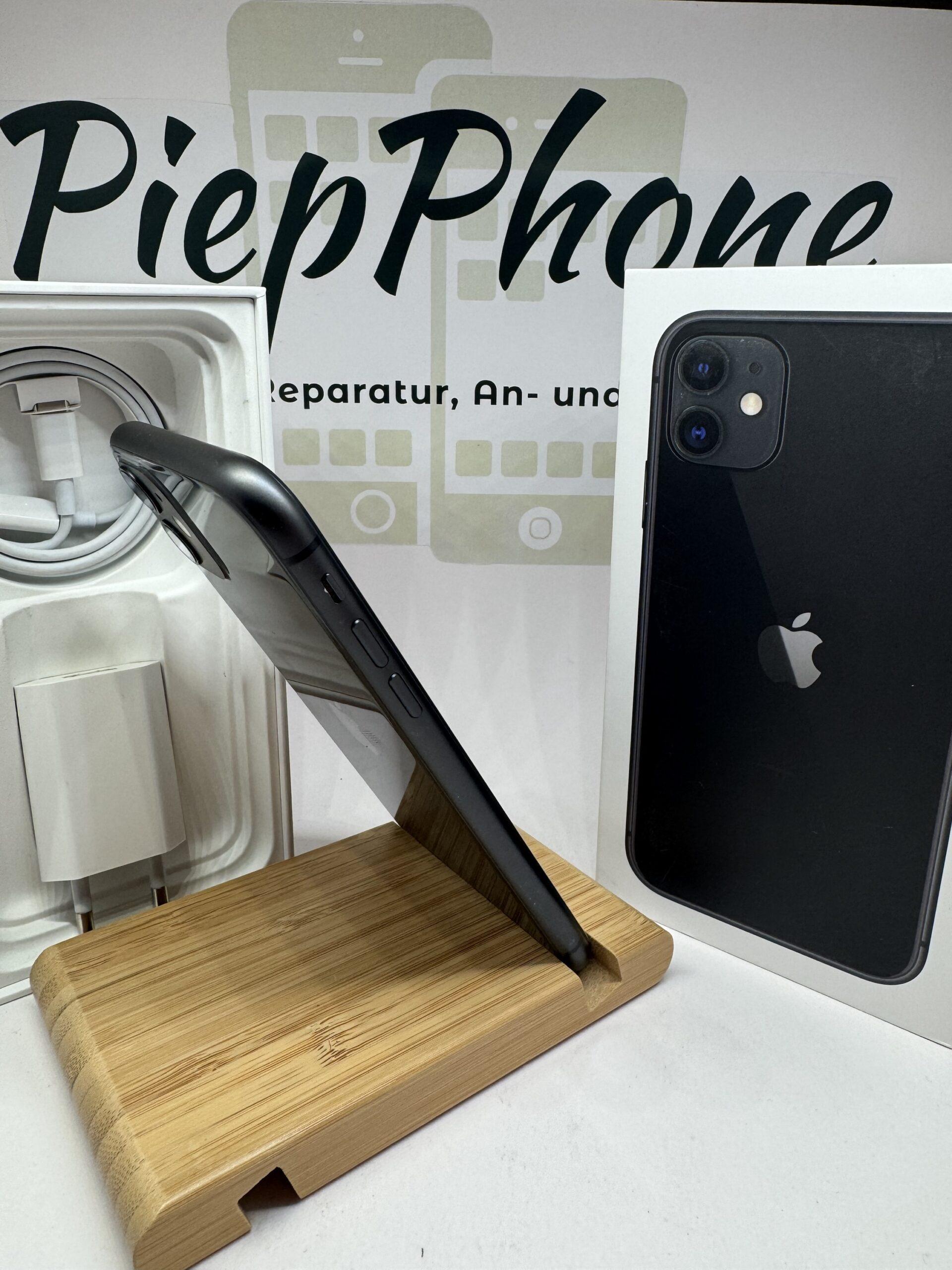 Apple iPhone 11 mit 64 GB in schwarz AKKU NEU – Bild 8